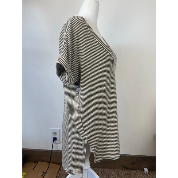 Daytrip Oversized V-Neck Tunic Striped Olive Green Short Sleeve TSHirt Womens XS - Picture 4 of 5